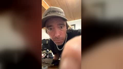 Snapshot of mr_a420 chatting on July 2, 2026, 4:24 pm mr_a420 online show from July 2, 2026, 4:24 pm