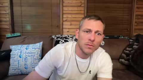 mr_anonymous025 online show from April 26, 2026, 9:18 am