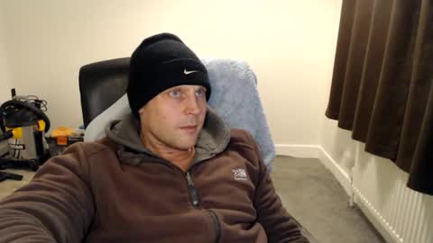 Mr Baldy Likes to Chat online show from December 3, 2025, 1:02 am