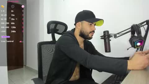 chris online show from October 13, 2025, 5:02 pm