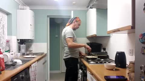 mr_i_ online show from October 19, 2025, 8:31 pm