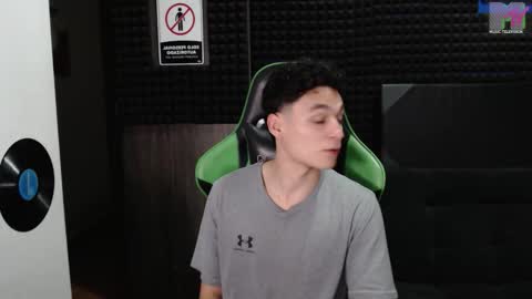 Snapshot of mr_lollipop77 chatting on December 20, 2025, 1:23 am Call me Angel please online show from December 20, 2025, 1:23 am