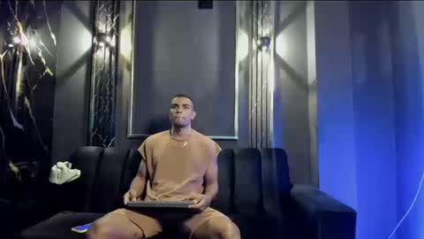 mr_maximo online show from September 20, 2025, 4:57 am