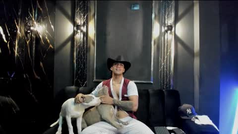 mr_maximo online show from October 11, 2025, 2:00 am