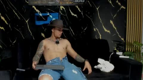 mr_maximo online show from March 24, 2026, 4:28 am