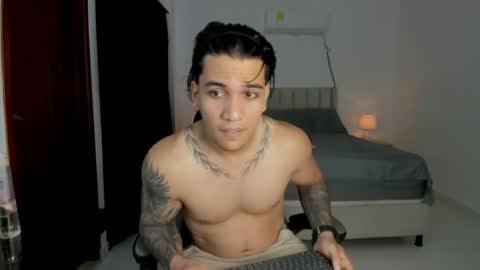 mr_maximo online show from May 17, 2026, 3:59 am