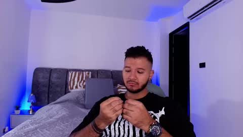 MIKEE online show from November 27, 2025, 3:08 am