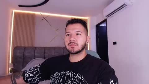 MIKEE online show from April 7, 2026, 3:07 am