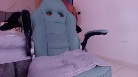 MIKEE online show from April 11, 2026, 7:45 am