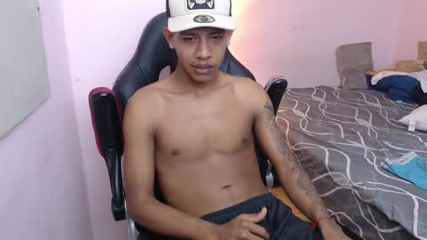 mr_stiven_ online show from January 13, 2025, 1:56 am