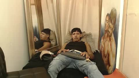 mr_stiven_ online show from November 12, 2025, 5:41 am