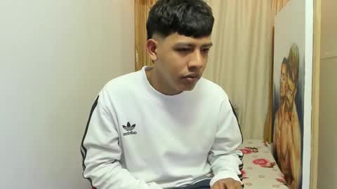 mr_stiven_ online show from February 2, 2026, 11:47 pm