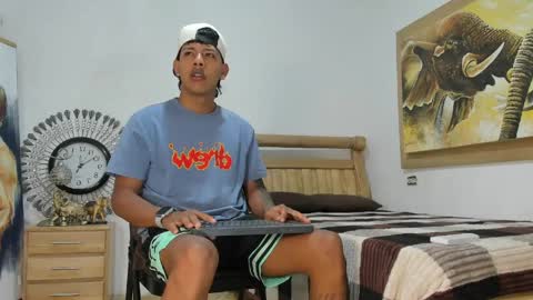 mr_stiven_ online show from April 19, 2026, 4:12 am