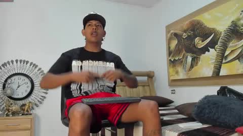 mr_stiven_ online show from May 2, 2026, 10:48 pm