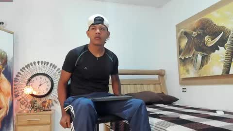 mr_stiven_ online show from May 19, 2026, 3:24 am