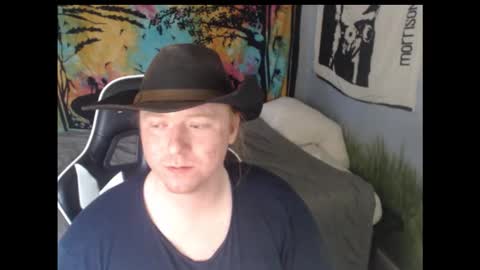 mr_strawberry online show from October 15, 2025, 7:36 pm