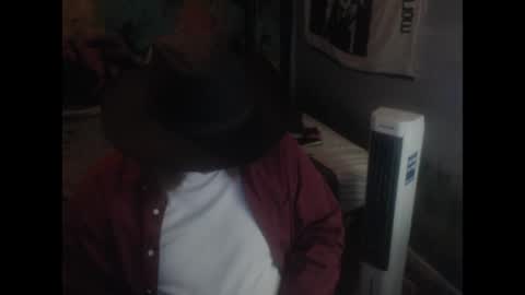 mr_strawberry online show from May 1, 2026, 2:27 am