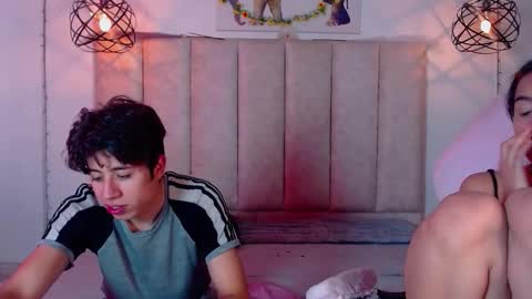 Snapshot of mrandmrsvixencs chatting on June 5, 2026, 7:52 pm mrandmrvlxencs online show from June 5, 2026, 7:52 pm