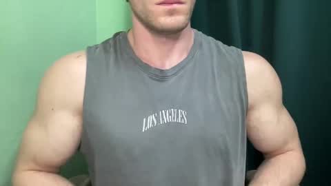 Snapshot of mrbiceps_23 chatting on December 24, 2024, 5:23 pm Mrbiceps23 online show from December 24, 2024, 5:23 pm