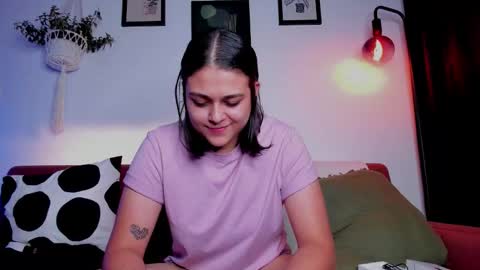 Laura online show from October 28, 2025, 10:45 pm