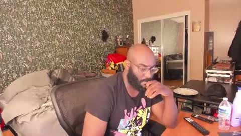 Snapshot of mrchuckdailyxxx chatting on June 30, 2026, 5:25 pm Chuck Daily online show from June 30, 2026, 5:25 pm
