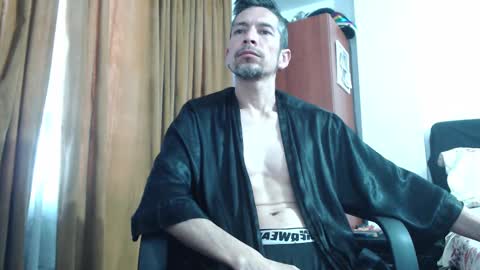 mrcock_col online show from January 18, 2025, 11:43 am