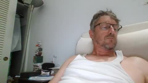 Snapshot of mrcumstain chatting on July 24, 2026, 5:44 pm mrcumstain online show from July 24, 2026, 5:44 pm