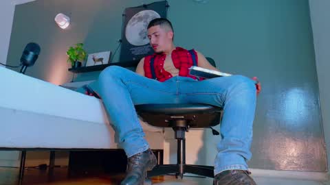 Mr Fox online show from October 16, 2025, 8:43 pm