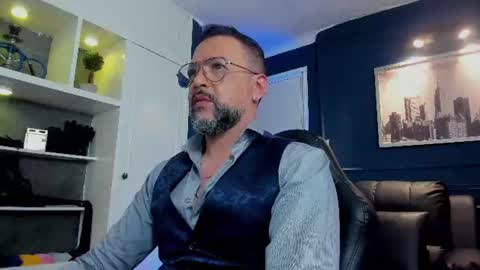 Snapshot of mrfrank_tattoo chatting on June 23, 2026, 2:59 pm MrFrank. online show from June 23, 2026, 2:59 pm