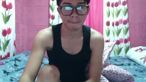 mrheartthief online show from June 18, 2026, 12:22 am
