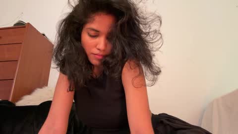 Snapshot of mriea_ chatting on May 17, 2026, 4:43 am mriea_ online show from May 17, 2026, 4:43 am