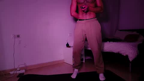 Snapshot of mrj9921 chatting on March 9, 2025, 12:53 pm Juan online show from March 9, 2025, 12:53 pm