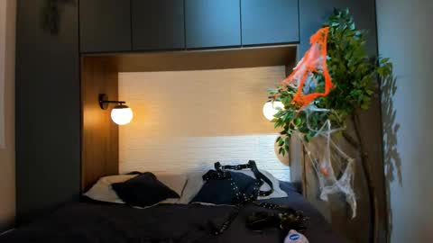 mrjustin_ online show from November 8, 2025, 7:56 pm