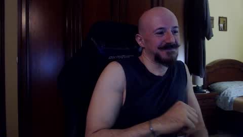 Snapshot of mrman0223 chatting on November 19, 2025, 6:19 pm Antony online show from November 19, 2025, 6:19 pm