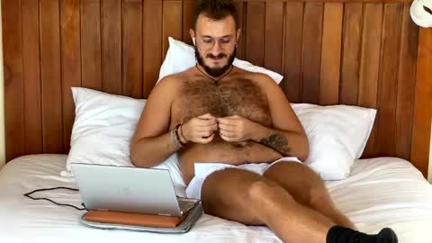 Snapshot of mrmaxiy chatting on May 29, 2026, 6:33 am Max online show from May 29, 2026, 6:33 am