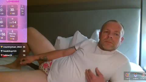 Snapshot of mrmojo704 chatting on January 22, 2025, 3:20 am MrMojo704 online show from January 22, 2025, 3:20 am