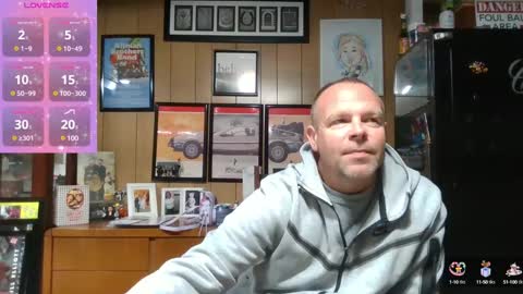 Snapshot of mrmojo704 chatting on February 2, 2025, 11:42 pm MrMojo704 online show from February 2, 2025, 11:42 pm