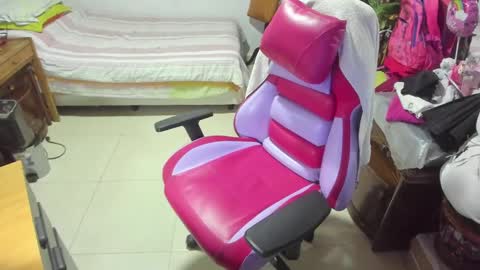 mrs_mommy online show from March 7, 2025, 5:17 pm