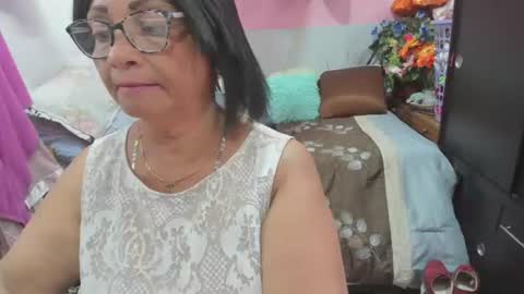 Snapshot of mrs_mommy chatting on June 15, 2026, 6:54 pm mrs_mommy online show from June 15, 2026, 6:54 pm