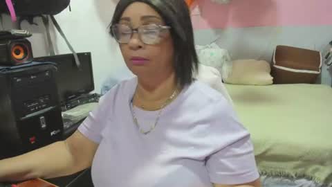 Snapshot of mrs_mommy chatting on July 20, 2026, 8:11 pm mrs_mommy online show from July 20, 2026, 8:11 pm