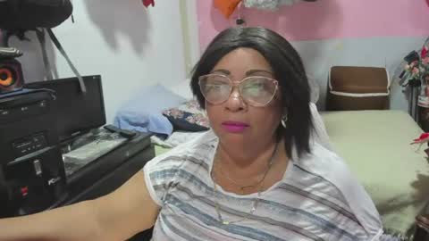 Snapshot of mrs_mommy chatting on July 21, 2026, 10:12 pm mrs_mommy online show from July 21, 2026, 10:12 pm