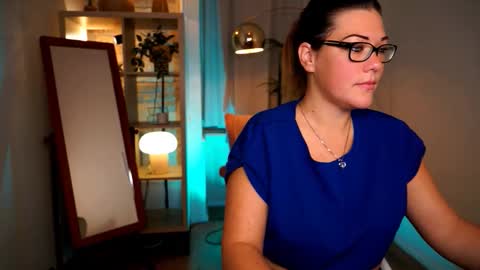 Tamara online show from October 8, 2025, 4:37 pm