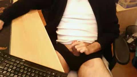 Snapshot of mrshadow903 chatting on February 4, 2026, 10:15 pm mrshadow903 online show from February 4, 2026, 10:15 pm