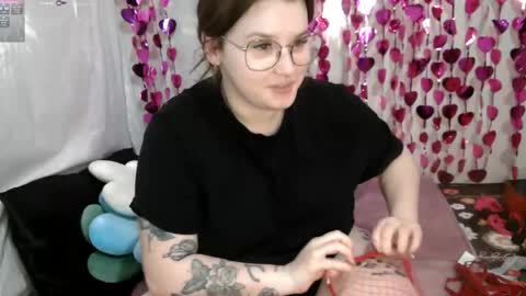 Snapshot of mrsjess1 chatting on May 4, 2026, 2:18 am MrsJess online show from May 4, 2026, 2:18 am