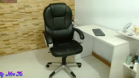 Snapshot of mrskatty chatting on January 14, 2026, 7:52 pm Tell me Katty online show from January 14, 2026, 7:52 pm