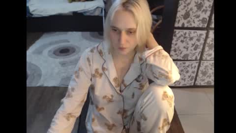 Sasha online show from November 13, 2025, 9:30 am