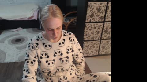 Sasha online show from April 6, 2026, 6:42 pm