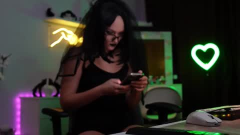 YOUR OWNER online show from November 6, 2025, 5:03 pm