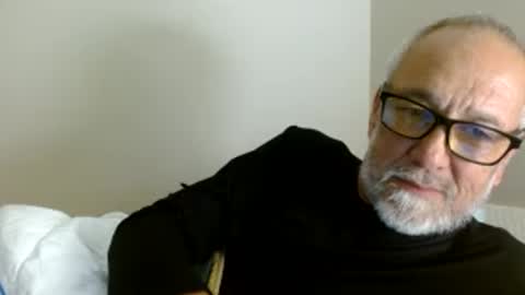 mrtease5 online show from May 21, 2026, 3:46 am