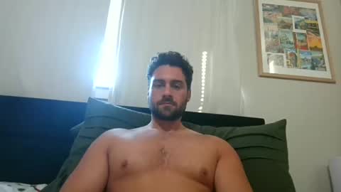 mrthickly818 online show from February 4, 2026, 9:09 pm